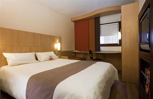 Отель Ibis Besancon Marchaux Экстерьер фото