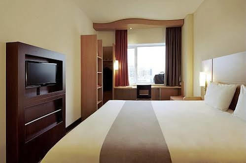 Отель Ibis Besancon Marchaux Экстерьер фото