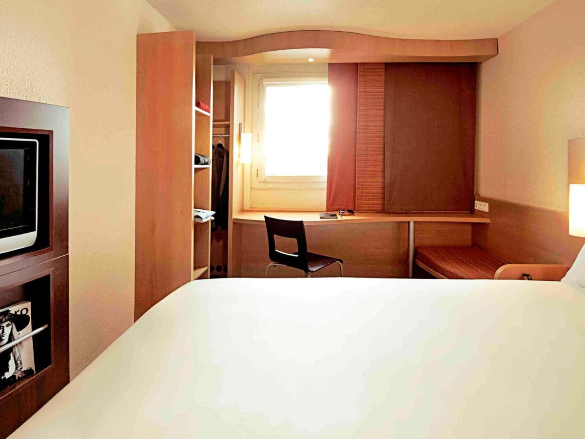 Отель Ibis Besancon Marchaux Экстерьер фото